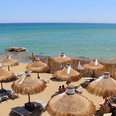F&m Relax Noto Marina Bed and Breakfast Lido di Noto